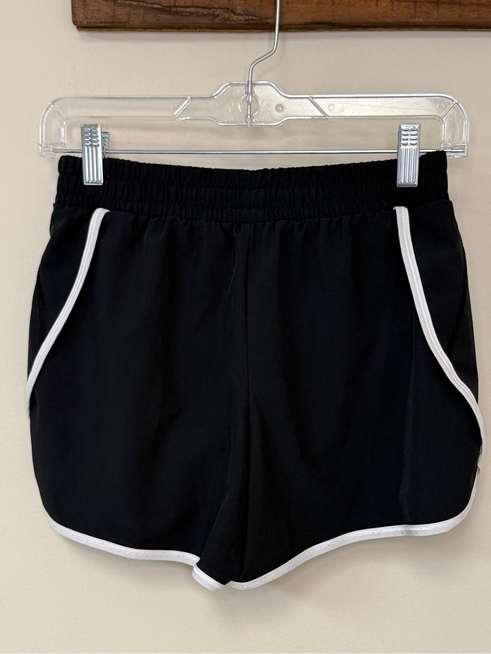 DSG: Girls Black / White Trim Athletic Short, Size L (14) - Picture 2 of 7